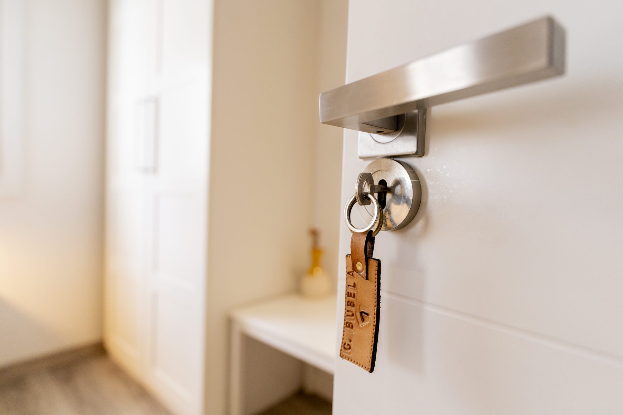 Contacto y Reservas - Llave de habitación de Casa Bubela Dozón