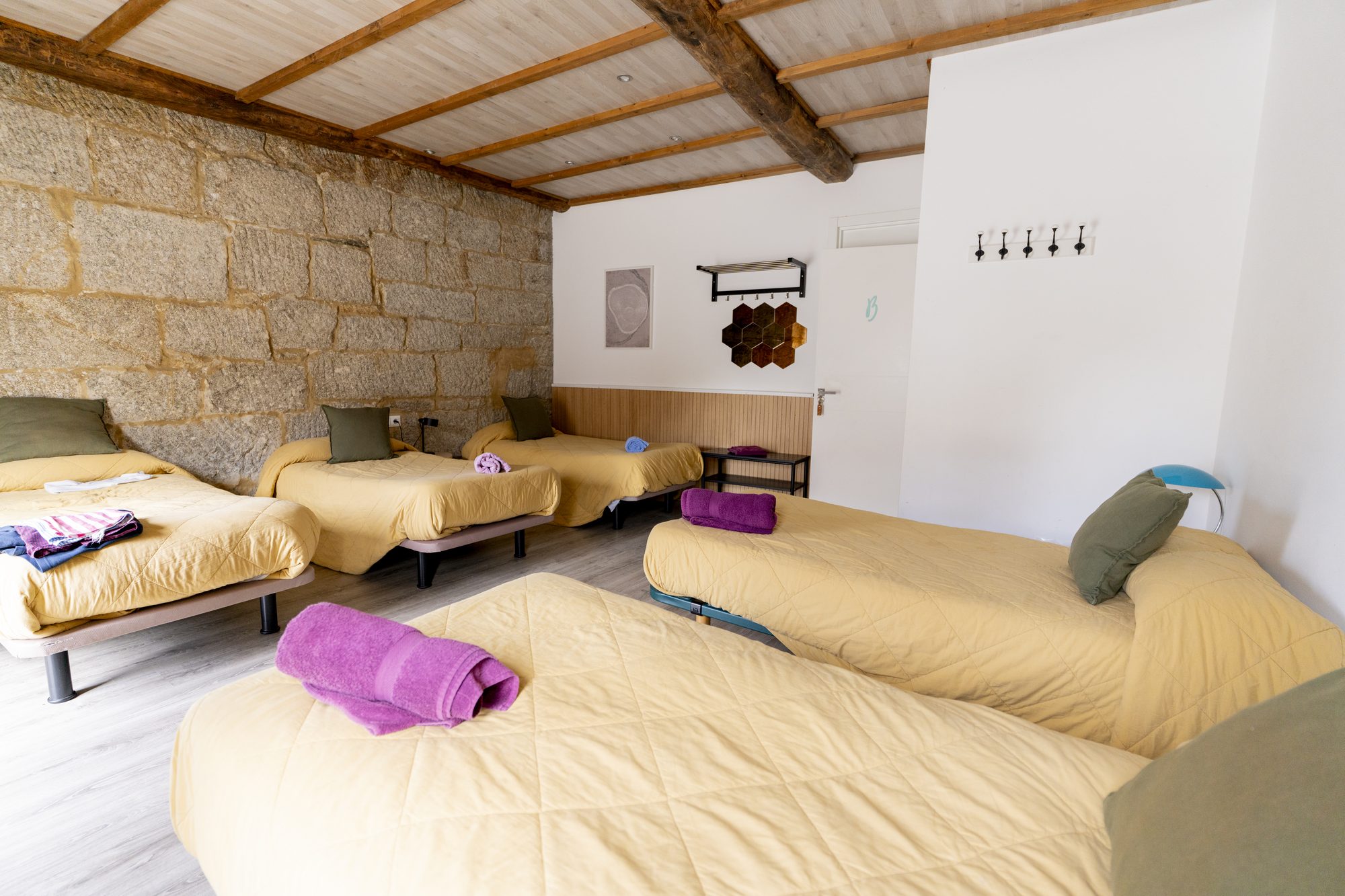 El Camino - Habitación para peregrinos del Camino de Santiago en Casa Bubela Dozón